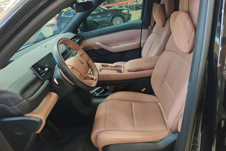 Used Nio ES6 2023 75 kWh Left Front Seat