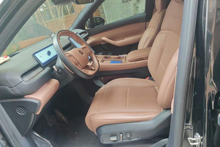 Used Nio ES6 2023 75 kWh Left Front Seat