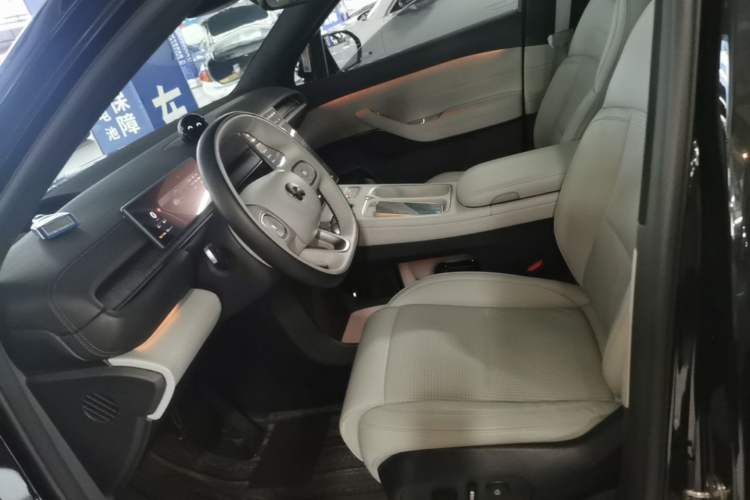 Used Nio ES6 2023 75 kWh Left Front Seat