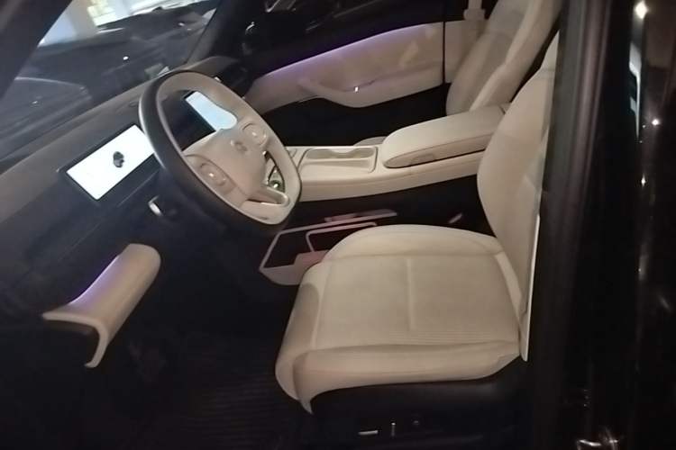 Used Nio ES6 2023 75 kWh Left Front Seat