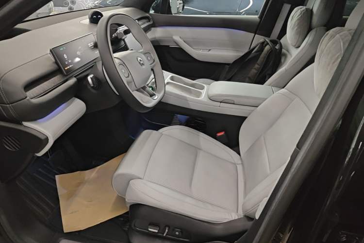 Used Nio ES6 2023 75 kWh Left Front Seat