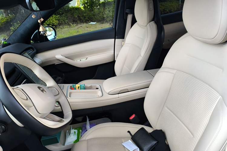 Used Nio ES6 2023 75 kWh Left Front Seat