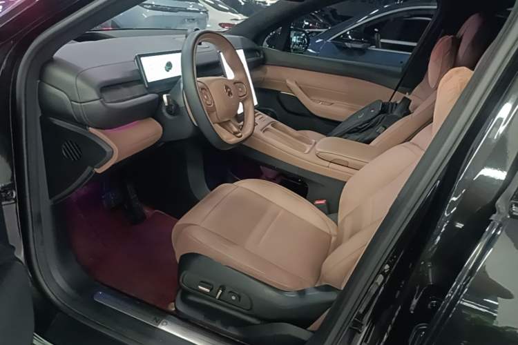Used Nio ES6 2023 75 kWh Left Front Seat