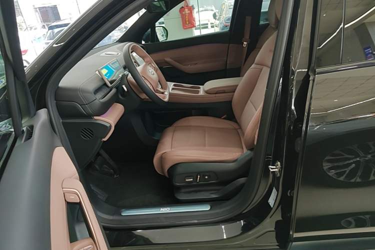 Used Nio ES6 2023 75 kWh Left Front Seat