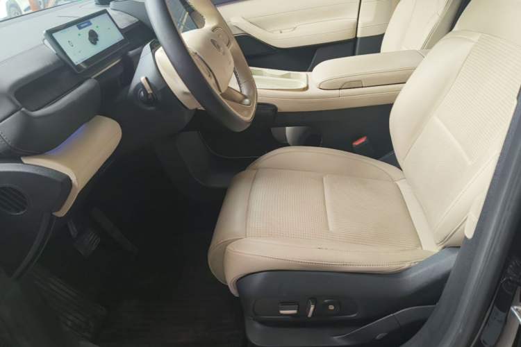 Used Nio ES6 2023 75 kWh Left Front Seat