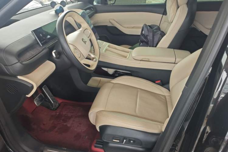 Used Nio ES6 2023 75 kWh Left Front Seat