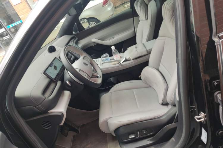 Used Nio ES6 2023 75 kWh Left Front Seat