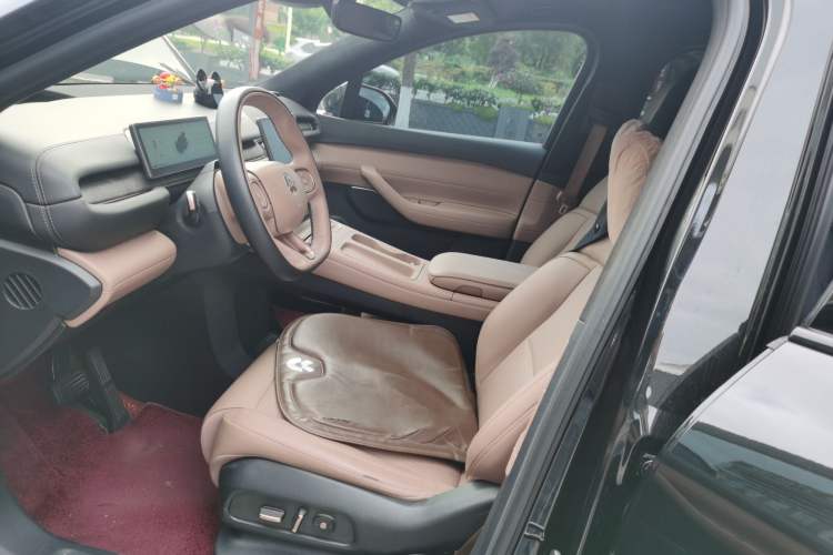 Used Nio ES6 2023 75 kWh Left Front Seat