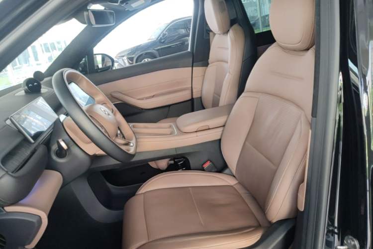 Used Nio ES6 2023 75 kWh Left Front Seat