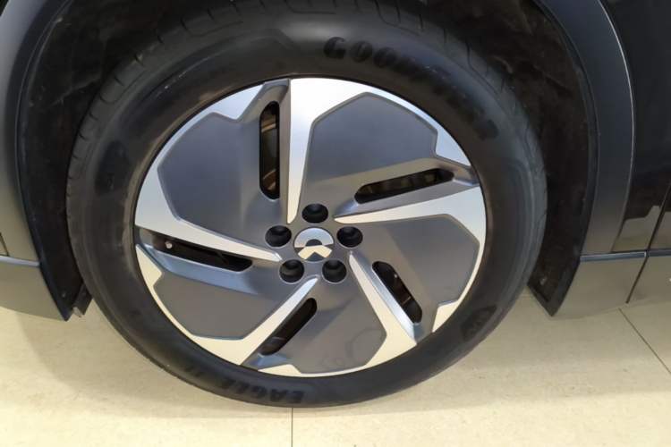 Used Nio ES6 2023 75 kWh Left Front Wheel Hub