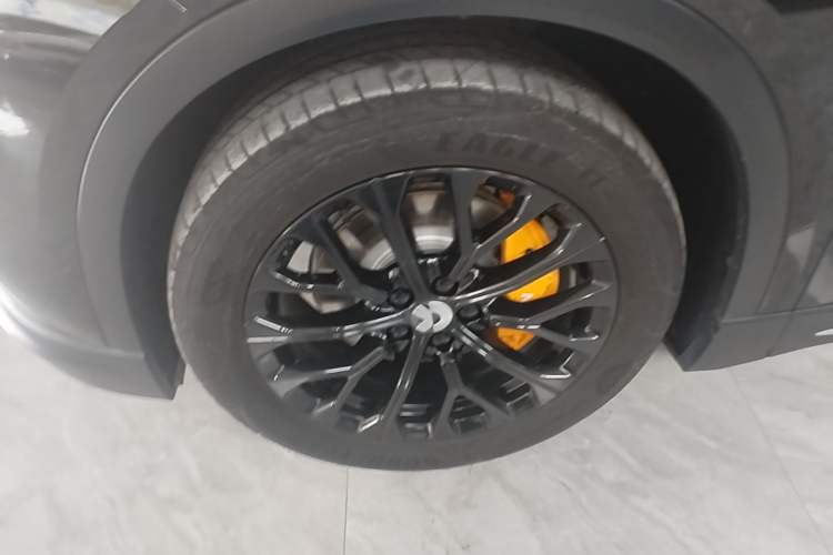 Used Nio ES6 2023 75 kWh Left Front Wheel Hub