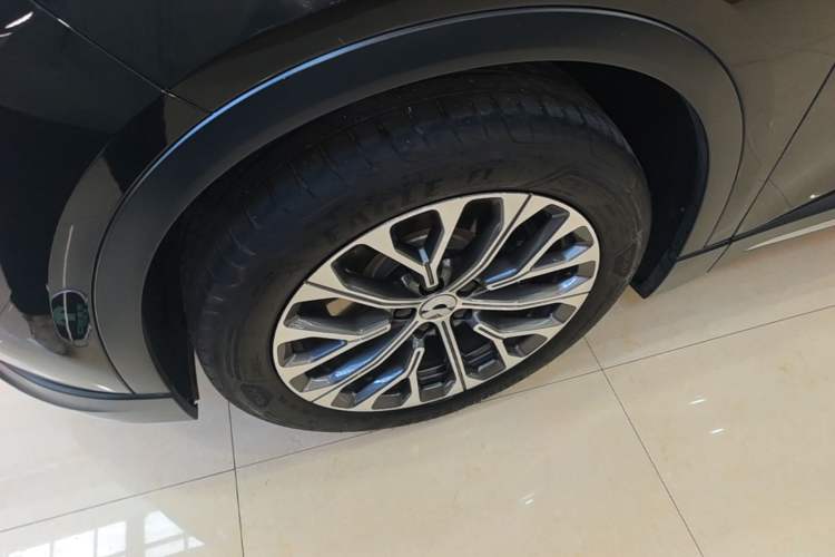 Used Nio ES6 2023 75 kWh Left Front Wheel Hub
