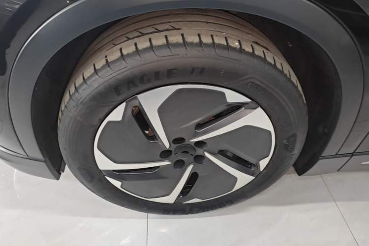 Used Nio ES6 2023 75 kWh Left Front Wheel Hub