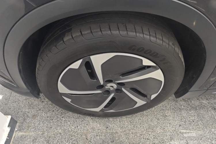 Used Nio ES6 2023 75 kWh Left Front Wheel Hub