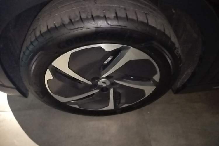 Used Nio ES6 2023 75 kWh Left Front Wheel Hub
