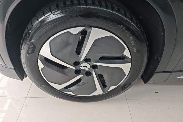 Used Nio ES6 2023 75 kWh Left Front Wheel Hub