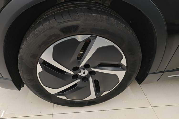 Used Nio ES6 2023 75 kWh Left Front Wheel Hub