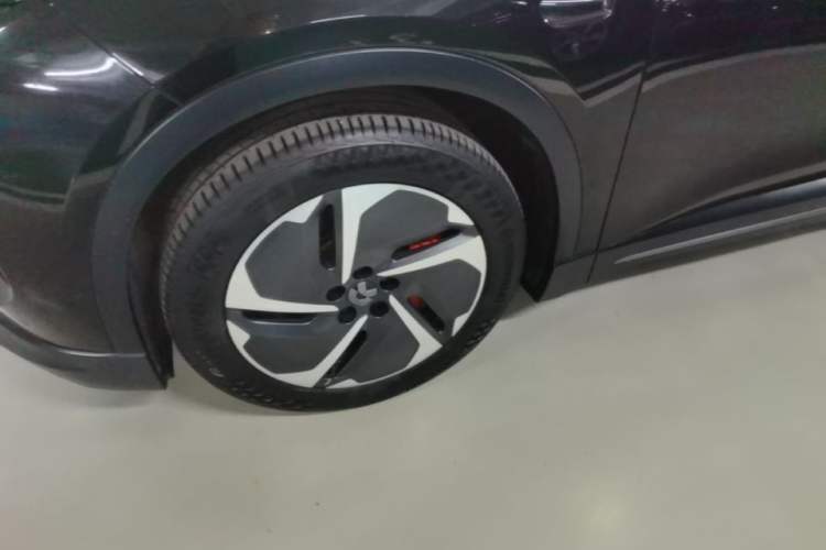 Used Nio ES6 2023 75 kWh Left Front Wheel Hub