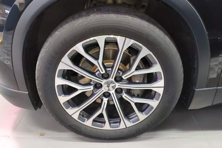 Used Nio ES6 2023 75 kWh Left Front Wheel Hub