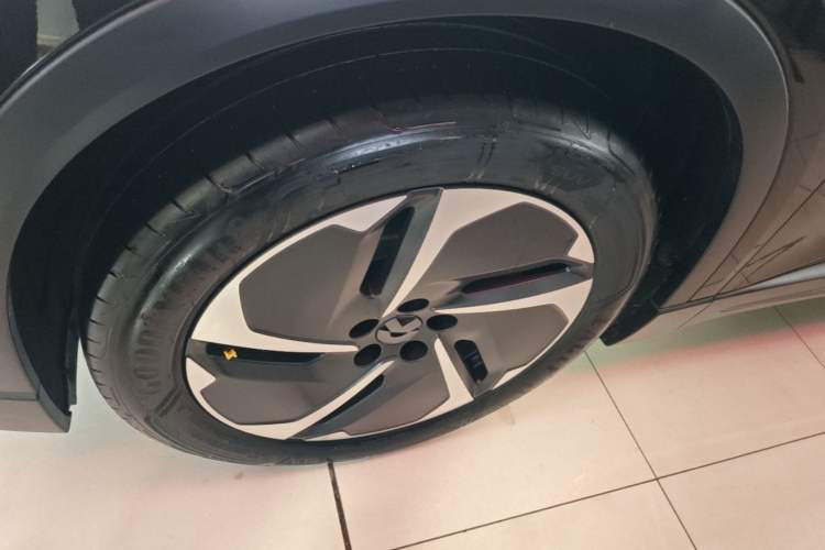 Used Nio ES6 2023 75 kWh Left Front Wheel Hub