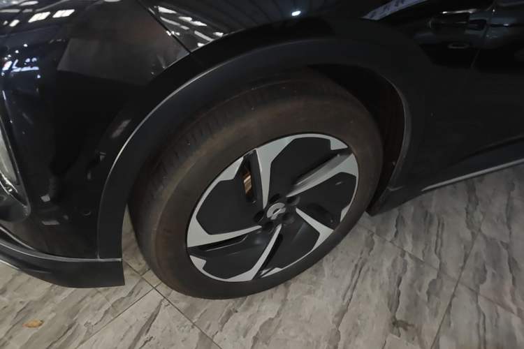 Used Nio ES6 2023 75 kWh Left Front Wheel Hub