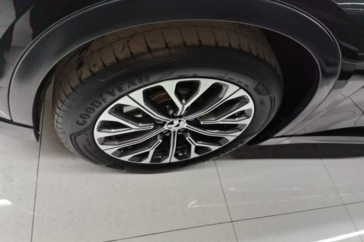 Used Nio ES6 2023 75 kWh Left Front Wheel Hub