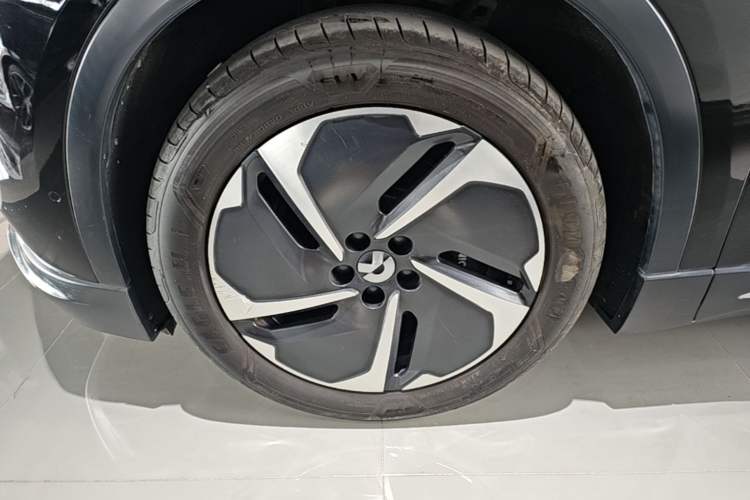 Used Nio ES6 2023 75 kWh Left Front Wheel Hub