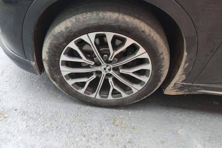 Used Nio ES6 2023 75 kWh Left Front Wheel Hub