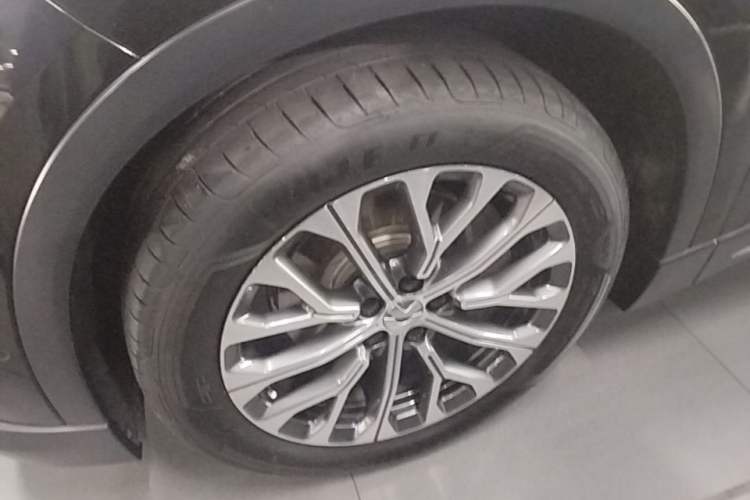 Used Nio ES6 2023 75 kWh Left Front Wheel Hub