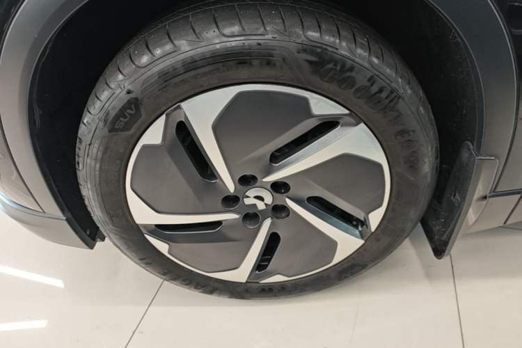 Used Nio ES6 2023 75 kWh Left Front Wheel Hub
