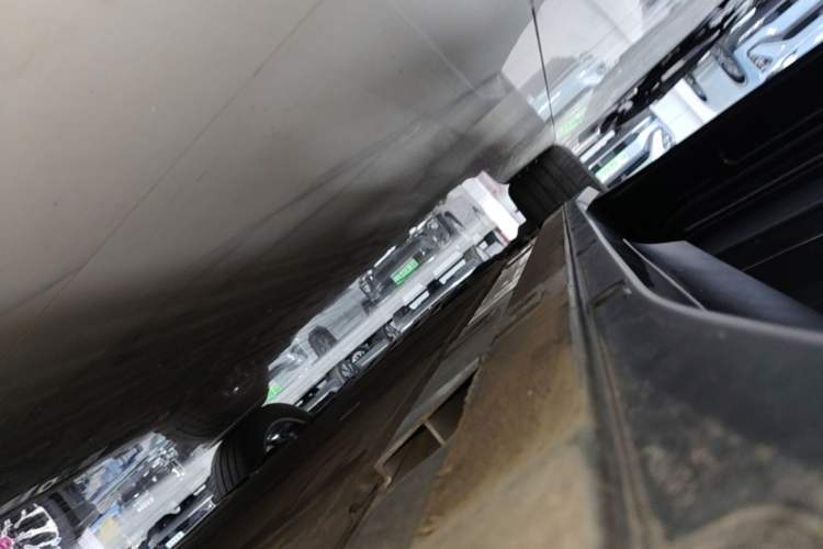 Used Nio ES6 2023 75 kWh Left Side Sill
