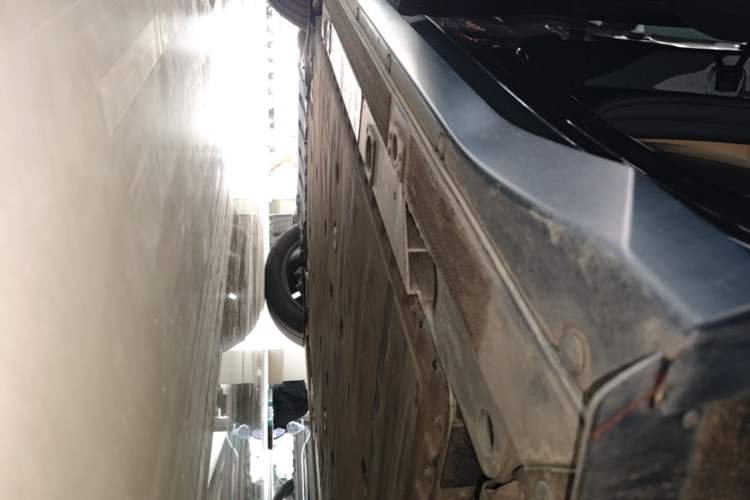 Used Nio ES6 2023 75 kWh Left Side Sill