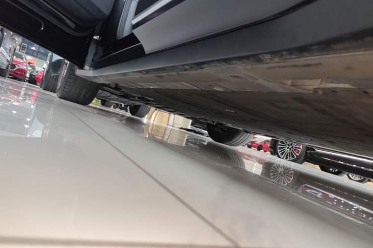 Used Nio ES6 2023 75 kWh Left Side Sill
