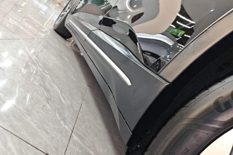 Used Nio ES6 2023 75 kWh Left Side Sill