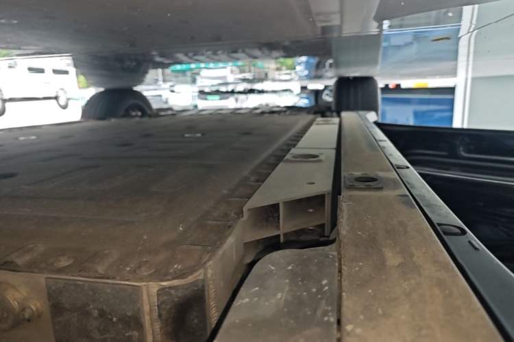 Used Nio ES6 2023 75 kWh Left Side Sill