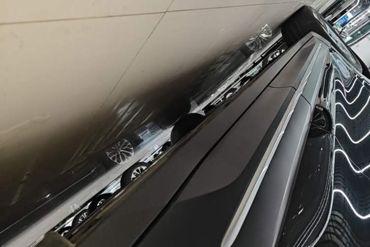 Used Nio ES6 2023 75 kWh Left Side Sill