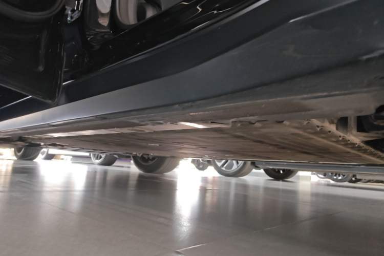 Used Nio ES6 2023 75 kWh Left Side Sill
