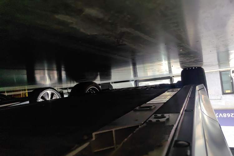 Used Nio ES6 2023 75 kWh Left Side Sill