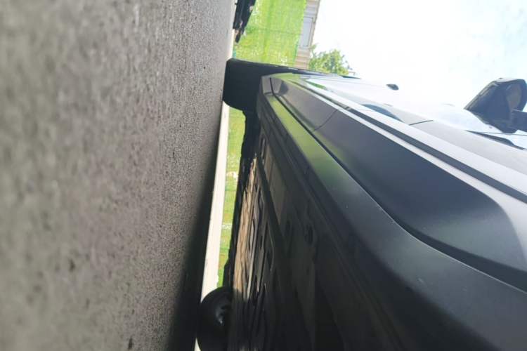 Used Nio ES6 2023 75 kWh Left Side Sill