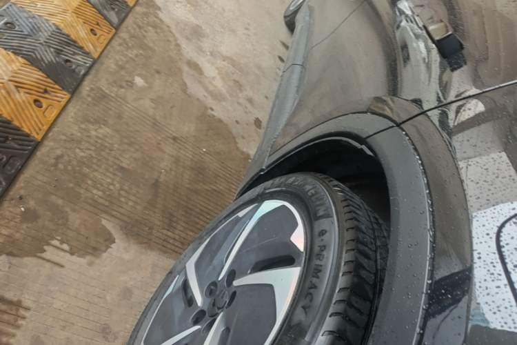 Used Nio ES6 2023 75 kWh Left Side Sill
