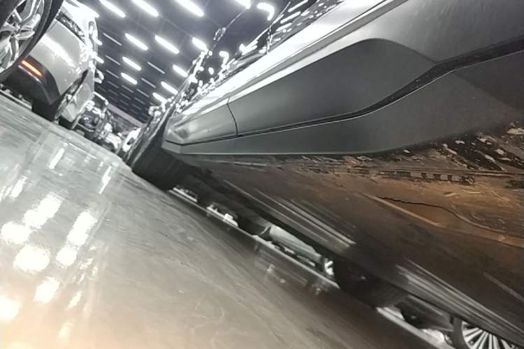 Used Nio ES6 2023 75 kWh Left Side Sill