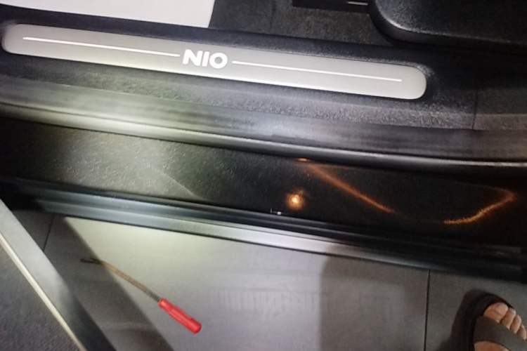 Used Nio ES6 2023 75 kWh Left Side Sill