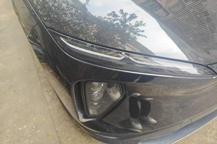 Used Nio ES6 2023 75 kWh Right Front Headlight