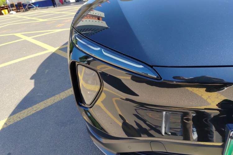 Used Nio ES6 2023 75 kWh Right Front Headlight