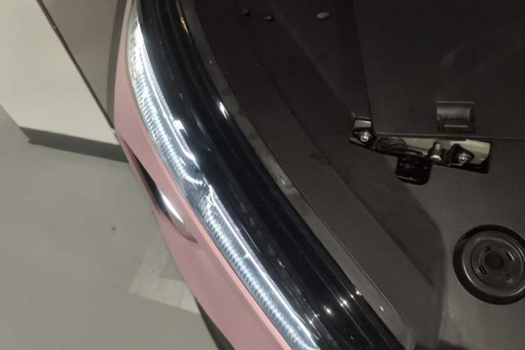 Used Nio ES6 2023 75 kWh Right Front Headlight