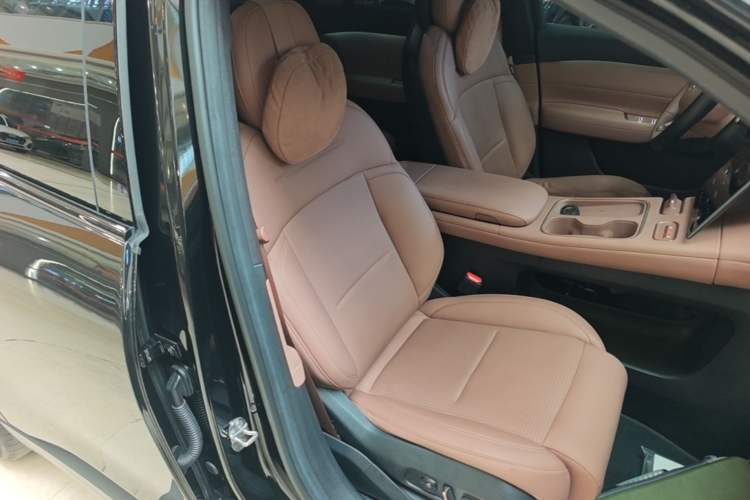 Used Nio ES6 2023 75 kWh Right Front Seat
