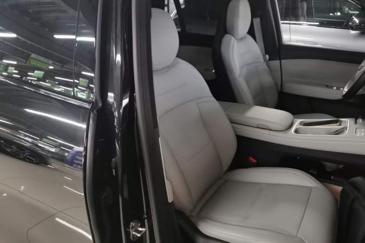 Used Nio ES6 2023 75 kWh Right Front Seat