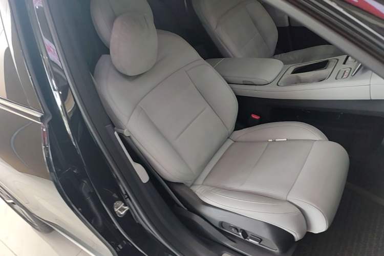 Used Nio ES6 2023 75 kWh Right Front Seat