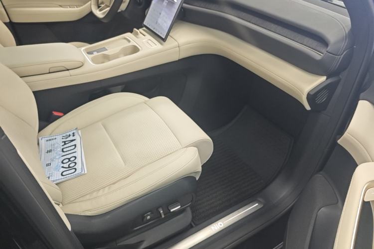 Used Nio ES6 2023 75 kWh Right Front Seat
