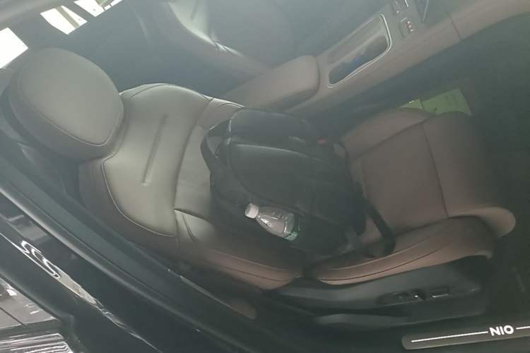 Used Nio ES6 2023 75 kWh Right Front Seat